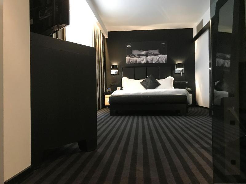 Yooma Urban Lodge Saint-Gilles الغرفة الصورة