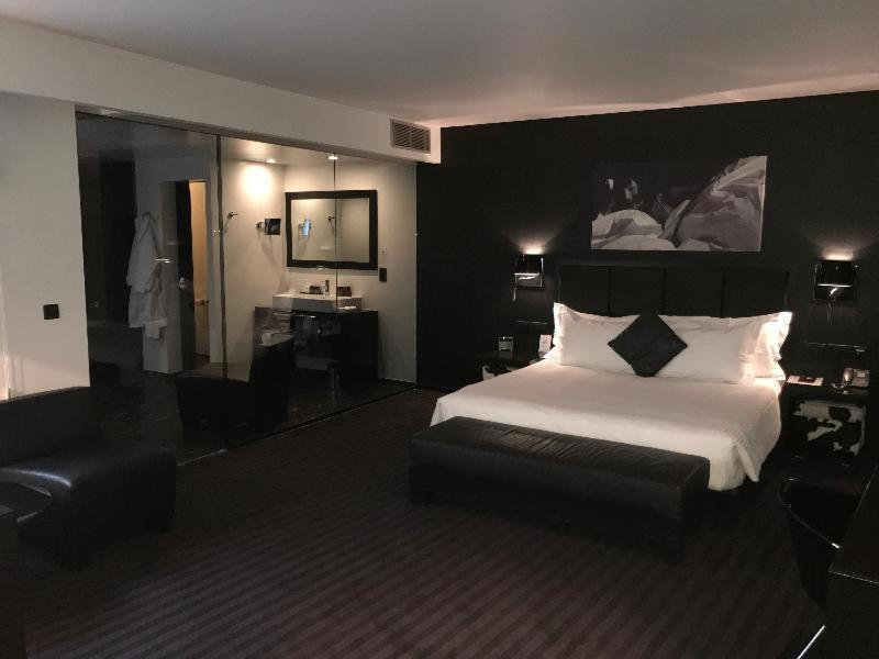 Yooma Urban Lodge Saint-Gilles الغرفة الصورة